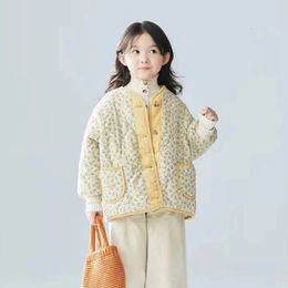 Куртки в корейском стиле, модная хлопковая куртка для девочек с цветочным принтом, плюшевое короткое пальто, осень-зима, однобортное детское пальто 231026