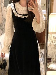 Casual Dresses Lace Vintage Velvet Dress Women Ruffle Patchwork Fairy Party 2023 Winter Elegant Korean Style Warm Midi