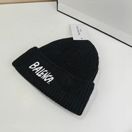 Luxury knitted hat for ladies designer Beanie cap for men Winter Bb letter warm hat for birthday gift