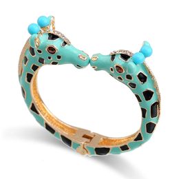 Bangle est Trendy Giraffe Cuff Bracelet Statement Bangle for Women Gold Plating with Colorful Enamel Animal Bracelet Pulseira 231027