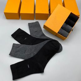 1 box = 5 pairs High-quality Women Men Designer Basketball Socks Mens Fashion Compression Thermal Ankle Knee Athletic Sport Sock RSYRSU