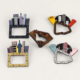 Brooches Metal Era Hat Pins Building Fashion Retro Decoration Enamel Creative Badge Pin Clothing Accessories