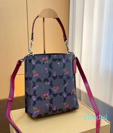 cross body designer bucket bag flower print Crossbody Bag Luxurys Handbags Vintage Leather