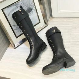 2023-Winter New Flat Bottom Boots Famous Women Designer Brand Knight Boots Real Leather Metal Letter Thick Heel Side Zipper Round Head Long Barrel Ladies