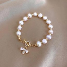 Charm Bracelets Elegant Baroque Pearl String Bracelet For Woman Luxury Zircon Bee Pendant Fashion Girls Sweet Jewellery 231027