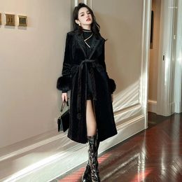 Women's Trench Coats 2023 Autumn/Winter Wear Hepburn Black Mid Length Coat Small Fragrance Style Velvet Plush 6212