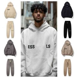 Men's Hoodie Designer Hoodie essentialshoodie Women's Street Costume Ess Loose Hoodie Couple Top Cotton Sweater Pullover Long Sleeve Jumper T-shirt yt