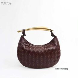 Designer handbag with logo B Hand woven ins style high-end star same large handle hardware simple fashion handbag