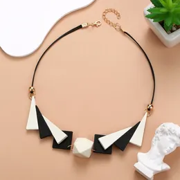 Pendant Necklaces Vintage Geometric Wood Chips Sweater Chain Necklace Woman Sister Charm Jewellery