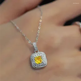 Chains 1 PC Sparkling Yellow Zircon Necklace For Women Girl Romantic Creative Trendy Square Pendant Clavicle Chain Jewellery Gift