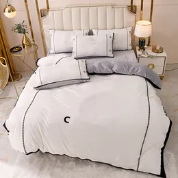 2023 Luxury white winter queen designer bedding set letter floral printed velvet duvet cover bed sheet with 2pcs pillowcases warm queen size fashion comforters sets