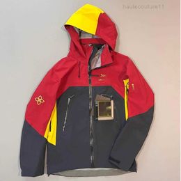 Outdoor Jackets Women Trench Coats Arc Jacket Zipper Hooded Coat Hardshell Nylon Windproof Sportswear Windbreaker 001
