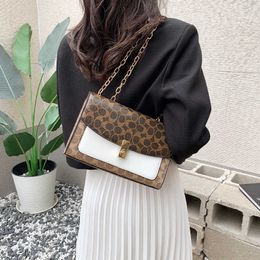 Bags Store Outlet Advanced feeling 2023 New women's designer printed shoulder Contrast small square Chain strap Casual crossbody bag