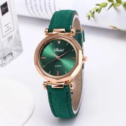 Wristwatches Fashion Casual Women Watch Green Dial Quartz Round Crystal Wristwatch Simple Vintage Small Clocks Reloj Dama