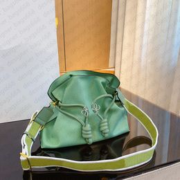 Designer drawstring bag Drawstring Bag Travel Shoulder Bag Genuine Leather Gold or Silver Chain Office Travel Womens Fashion Small Handbags Stylish crossbody bag