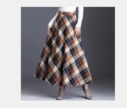 Skirts 1pcslot korean style woman long wool blend plaid skirt female autumn winter 231027