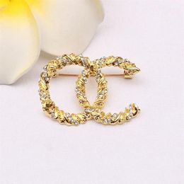 Women Luxury Designer Brand Letter Brooches Inlaid High Quality Pearl Rhinestone Ladies 18K Gold Plated Broochs Trend Gold Silver 2034