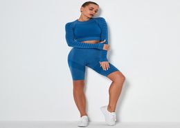 2020 Women039s Yoga Set seamless Sportswear 2 Pieces Set Quick Dry Long Sleeve sweat shirt crop top High Waist Running Shorts Y7532864