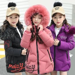 Куртки большого размера, подростковая зимняя теплая куртка для девочек, длинная стильная ветровка с капюшоном, пальто для детей, детская рождественская верхняя одежда 231027