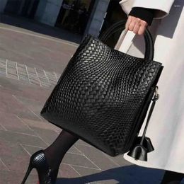 Evening Bags Motingsome Minimalism Fashion Women Bucket Bag Luxury Genuine Leather Handbags And Purses Soft Calfskin Casual Tote 2023