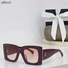 New Designer Sunglasses for Women Fashion 5480 Retro Eyewear Vintage Square Design Eyeglasses with Pearl Classic Leisure Ultraviolet