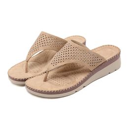 Slippers European and American Slipper Wedges Diamond Laser Flip-flops Large Size Sandals 231027