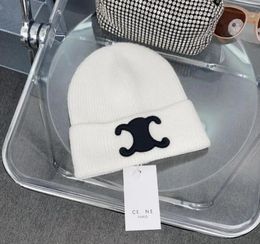 2023 Classic Knitted Hat Beanie Cap Designer Women's Rabbit Hair Hats Official Website Synchronized for Men and Women, Thickened for Warmth 51688