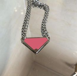 2023 Mens Pendant designer Jewellery luxury Necklaces Inverted triangle Fashion for Woman designers brand Jewelrys womens Trendy Personality Clavicle Chain 515688