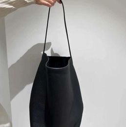 2024Designer Bag the row bucket bag Small big and versatile new tote handbag large capacity single shoulder portable real leather