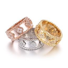 Designers New Four Leaf Grass Ring Classic Lucky Grass Diamond Light Luxury Ring Fashion Versatile Gold Flower Couple Tail Ring Gift