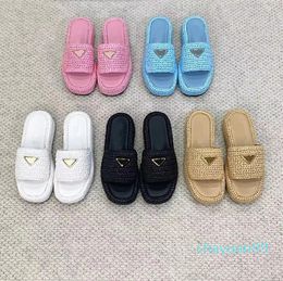 New Brand Slippers Lafite Grass Woven Women Flat Bottom Fashion Shoes Casual Thick Sole Teeth Sole Triangle Buckle Decoration High Quality factory shoes