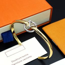 Womens Designer Bracelets Cuff Hollow V Letter Ring Open Bangle Jewelry Designer For Women