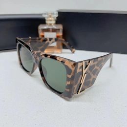 A113 Man glasses Glasses for Personality Popular Men Goggle Women Eyeglasses Frame Vintage Metal Sun Glasses with Box Very Nice Gift Eye