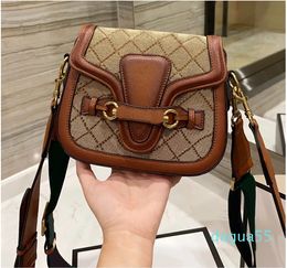 Saddless Retro style Crossbody Designer Brand Fashion Shoulder Handbags High Quality Women Letter Purse Phone Wallet Metallic artwork