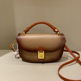 women shoulder bags top quality luxury Lady Shell bags Fashion Casual Luggage Small Lock Classical Shoulder Handbag of high quality Fashion