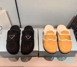 Bottom Designer Sheepskin Women Hard Slippers Shearling Sandals for Women Indoor and Outdoor Warm Fuzzy Wool Flip Flops Shoes