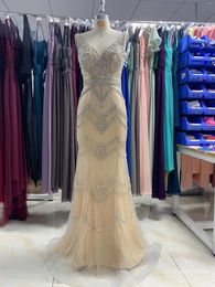 Party Dresses Nice Champagne Evening Dress 2023 Different Colour V-neck Crystal Beaded Sleeveless Customizable Fashion Moncini Tailor