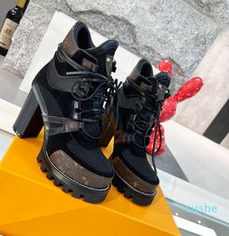 2023 Boots Luxurys Designers Lace up Martin Bootss Ladys Fashion Winter Booties with box