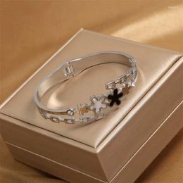 Bangle UILZ Black White Five Flower Shell Bangles Sweet Romantic Hollow Out Zirconia Metal Bracelets Evening Party Accessories