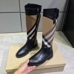 Designer de luxo botas de plataforma feminina solas finas confortáveis em relevo couro patente mulas botas de moda inverno botas