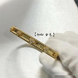 Fashion Designer Charm Bracelets Sweet Clover Bracelet 4Four Leaf Clover Jewellery 18K Gold Plated alloy Bangle bracelet for women men elegant jewelery Gift with box