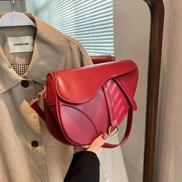 Tasarımcıların eyer omuz çantaları Crossbody en kaliteli moda kadınlar klasik deri çanta debriyaj tote cüzdanlar bayan çanta çanta