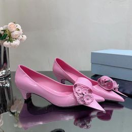 Pointed Toe Sandals Designer Flower Low Heels Slip on Female Pumps Solid Colour Genuine Leather Fashion Dress Shoes Mules Fashi