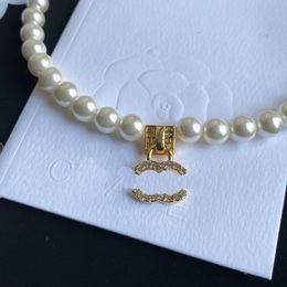 Luxus Perlenkette Halsketten Boutique Kristall Anhänger Halskette Neues Mädchen Geburtstagsgeschenk Liebesschmuck Lange Kette Mode Herbst Hochwertige Charm Halskette