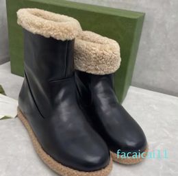 Fashion Classic Half Ankle Short Women's Thermal Designer Boots Snow Women's Winter Buckle Wool Snow Sheep Fur One Piece