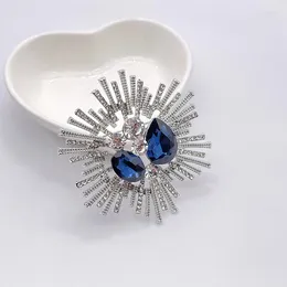 Brooches Fashion Korean High-end Brooch Womens Rhinestone Scarf Buckle Anti-light Crystal Pin Pearl Accessories