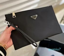 Designer Men Black Clutch Bags Nylon Envelope bag Luxurys Wrist