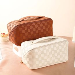 Cosmetic Bags Cases Plaid Bag PU Pillow Makeup Pouch Womens LargeCapacity Luxury Wash Multifunctional Travel Toiletry Kit Handbag 231030