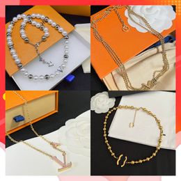 Luxury designer Crystal Necklace Pendant Necklaces Women High Quality designer Jewellery Exquisite High Sense Matching 18K Gold Plated 925 Silver Fashion Gift