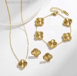 Designer Brand Necklace Single Flower Four-leaf Clover Cleef Shell Necklaces Women Fashion Gold Steel Jewellery